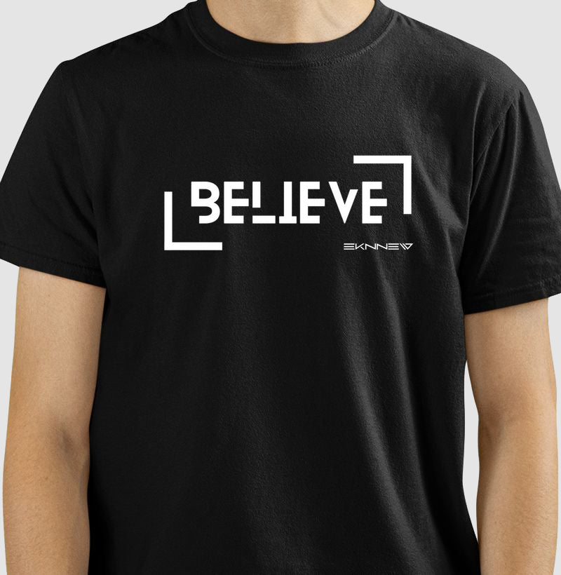 Camiseta Eknnew Masculina (Believe)